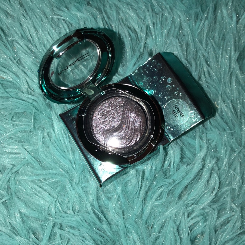 MAC eyeshadow in Fathoms Deep